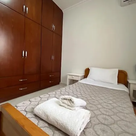 Riviera House Pótamosz